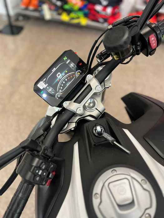 Motocicleta de strada naked, CFMOTO 450NK ABS