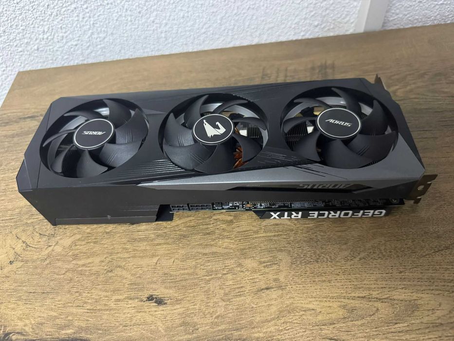 Placa video Nvidia RTX 3050 8GB Gigabyte Aorus
