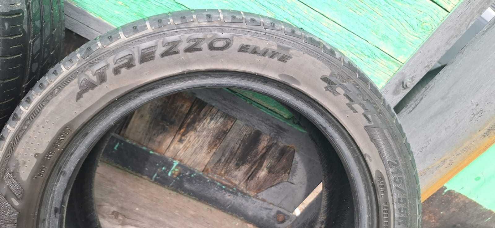 Продам комплект шин б/у летние 215/55 R17