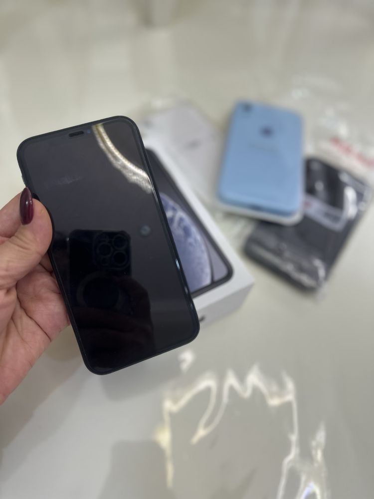 Продам Iphone XR