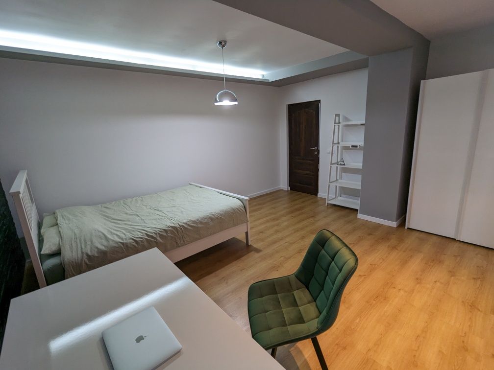 PF Vând apartament 50 mp tip studio, zona Iulius Mall