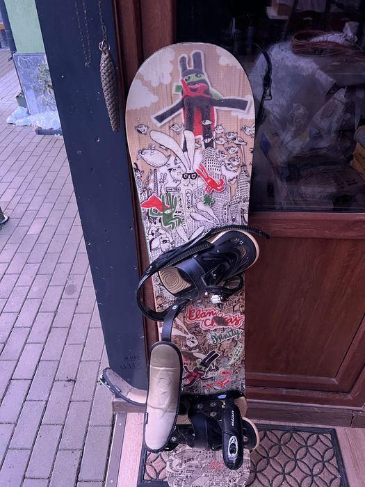 Vand skateboard foarte frumos