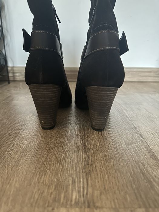 Cizme piele intoarsa marimea 37 LIVRARE GRATUITA 20-22 aprilie