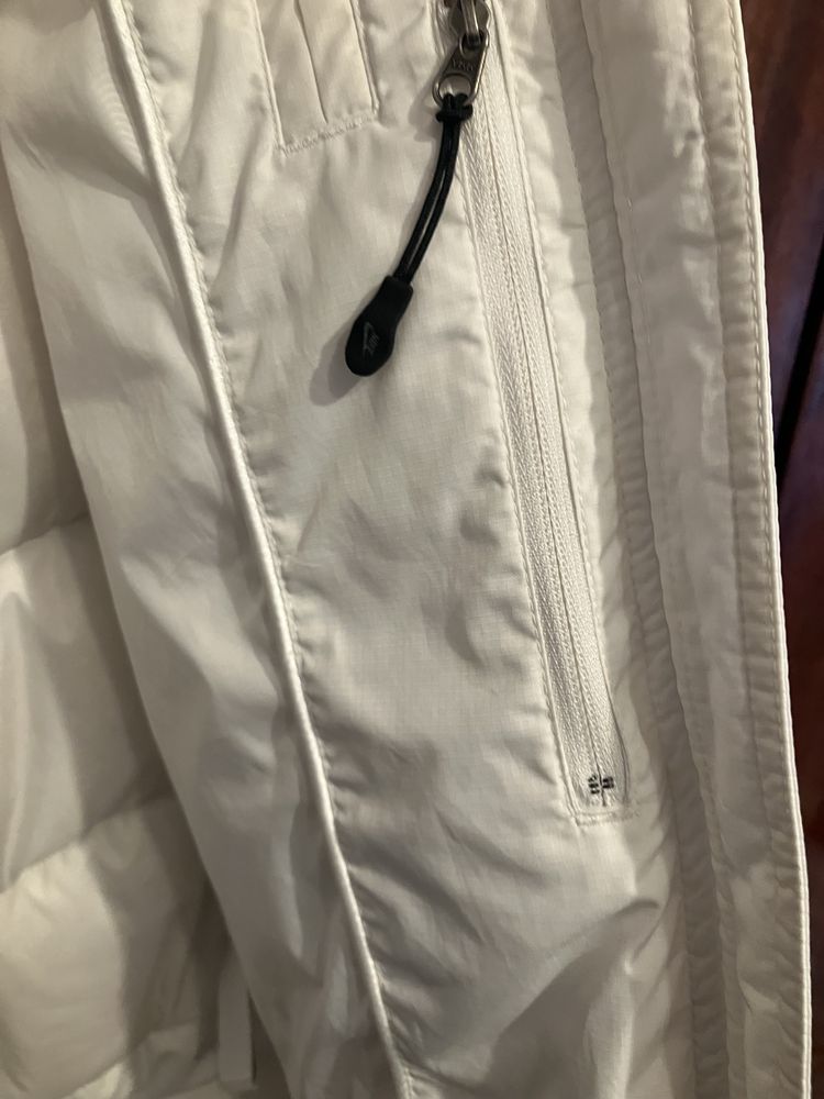 Дамско яке Nike !!!