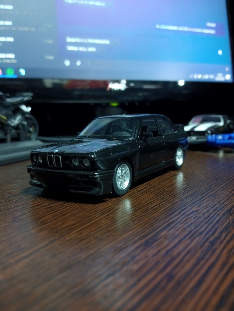 Моделька автомобиля BMW M3
