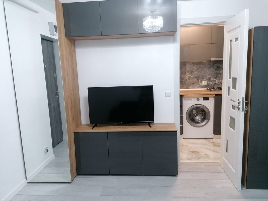 Închiriez garsoniera