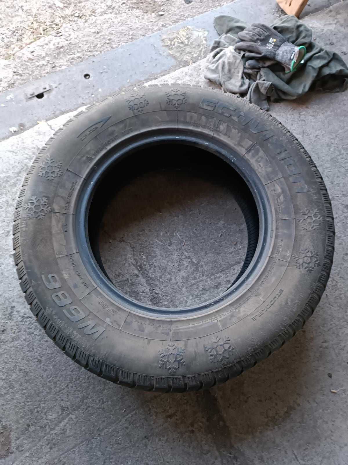 Шины зимние 265/70/R 17 б/у
