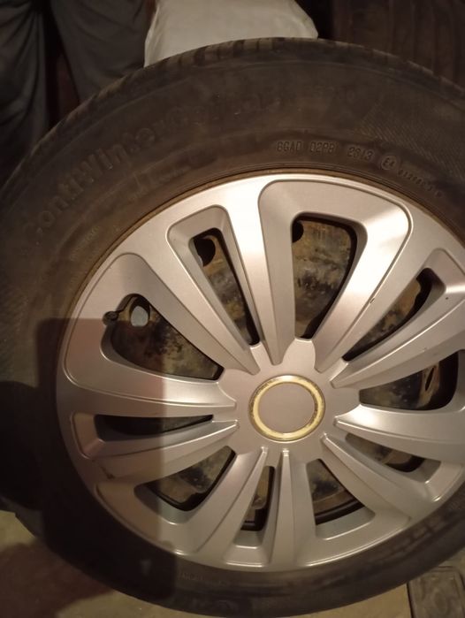 Vând 4 buc roți Logan R15 Continental