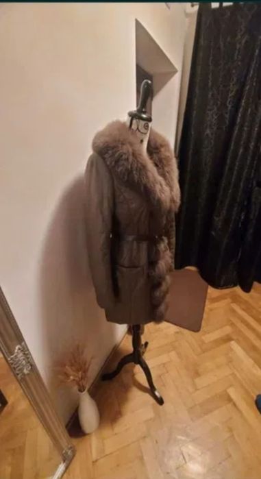 Haina dama din piele cu guler din blana naturală