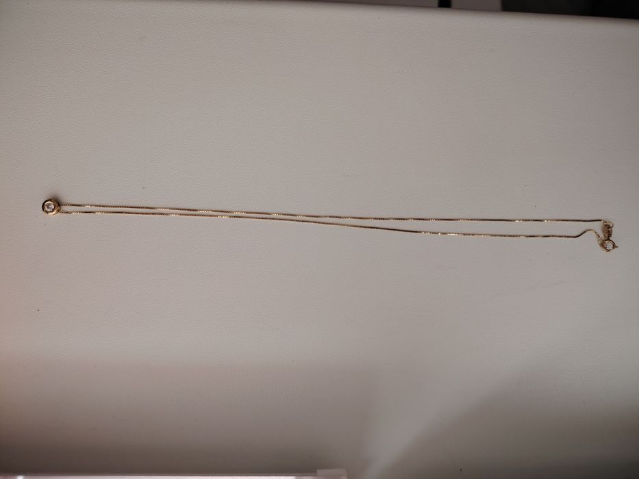 Продавам ново златно колие