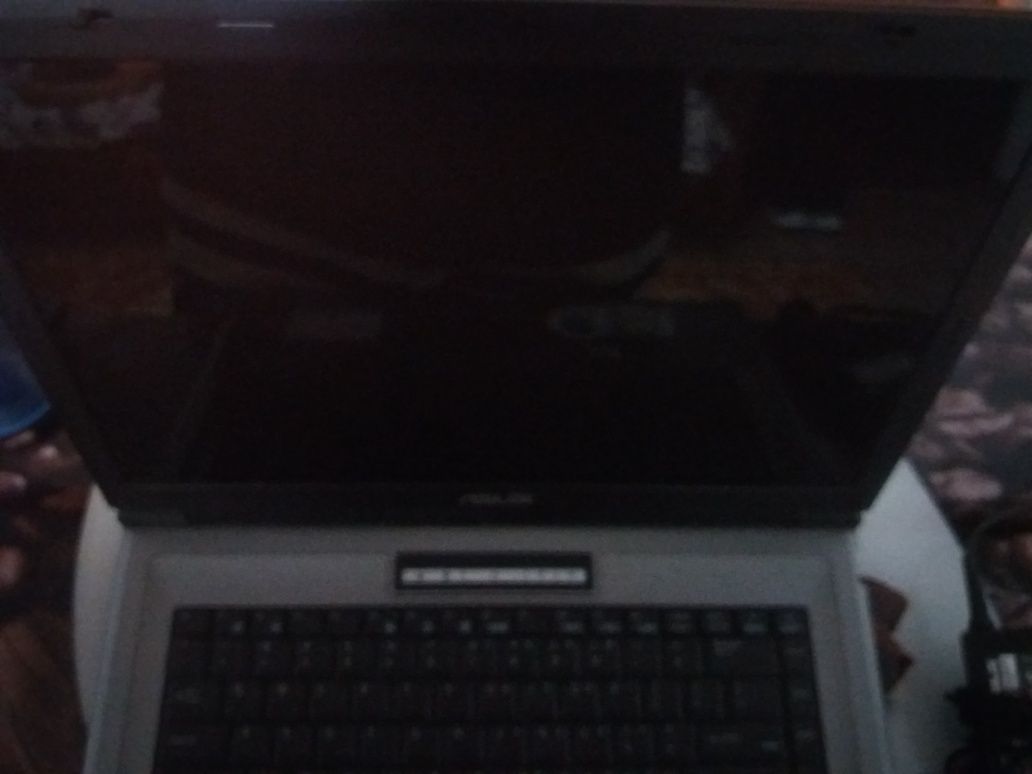 Vand laptop Asus