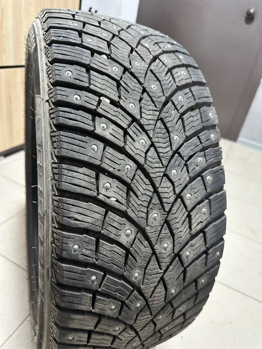 Продам шин Triangle TI501 235/45 R18 98T