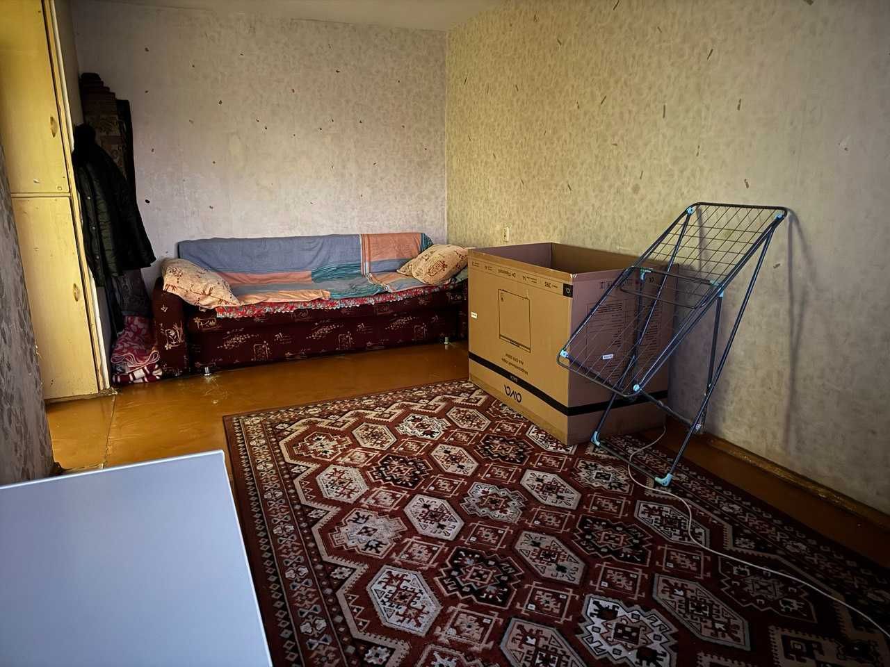 Продам 2 ком. р-н 4 школы, 4/5 этаж, 8300 млн, ТОРГ!!!