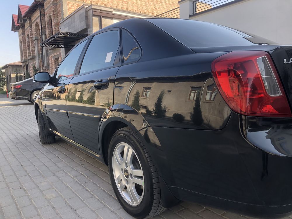 Продаю автомобиль Lacetti 1.6