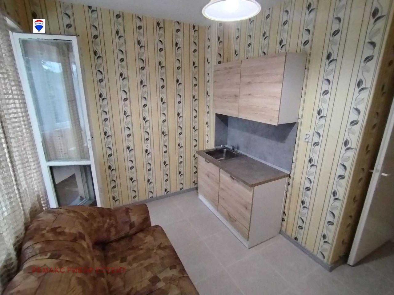 Дава се под наем Едностаен апартамент в Русе, Тракцията - 42 кв.м за 127.5 € - Снимка #3