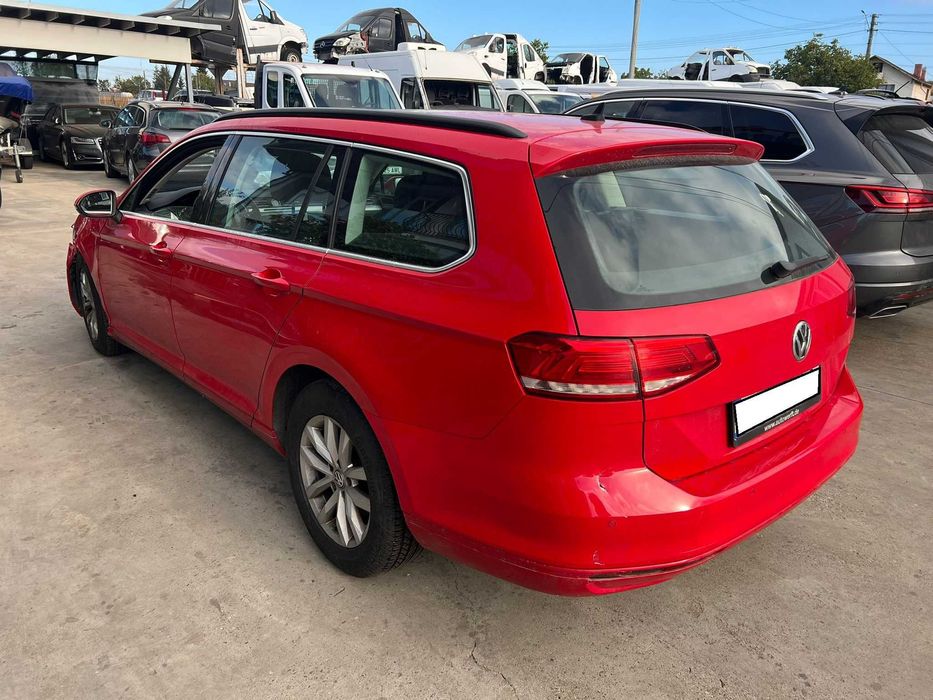 Volkswagen Passat B8 Variant 1.6 TDI 120 CP DSG • 2016 • Avariat