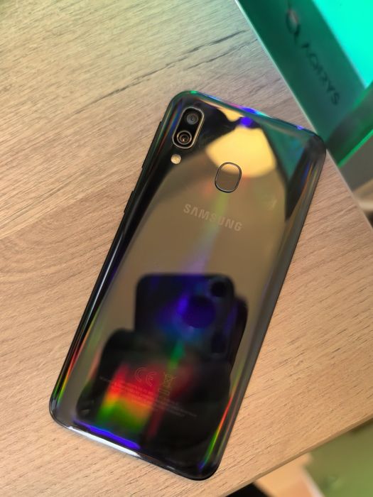 Samsung a40, 64 gb, 5.9 inch, mov reflexiv