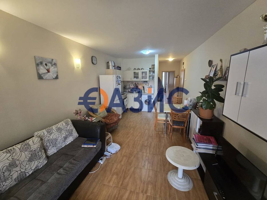 Продава се Двустаен апартамент в к.к. Слънчев бряг - 74 кв.м за 1075 €/кв.м - Снимка #2