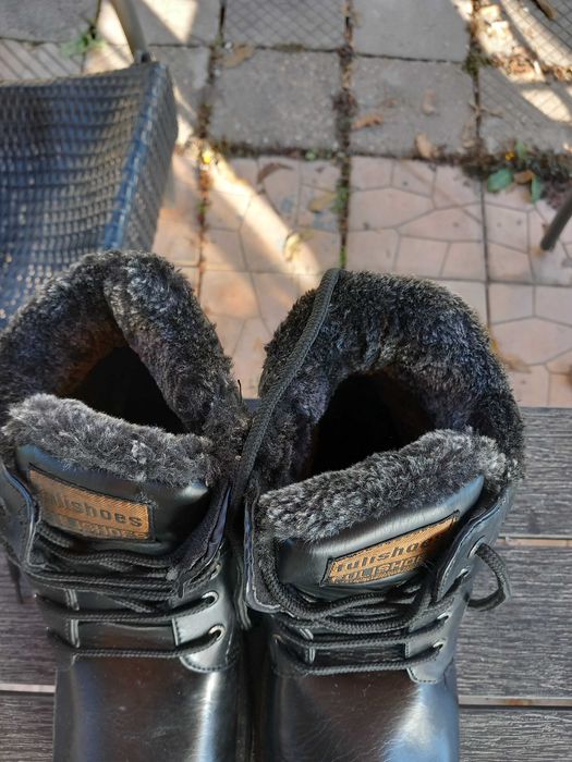 Обувки зимни с вата.