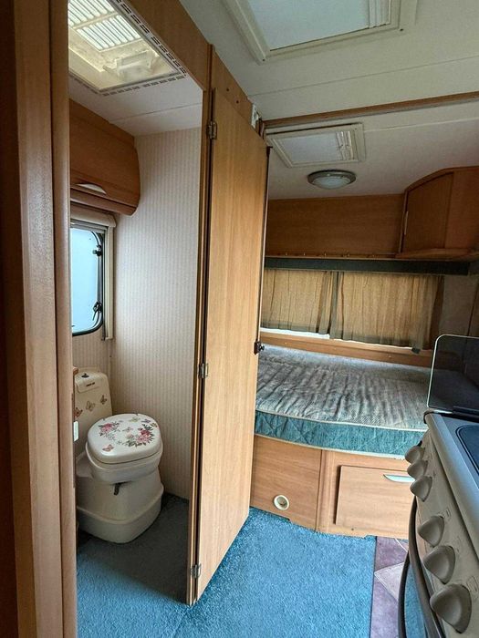 Vând rulota Swift challenger 2002 in stare foarte buna