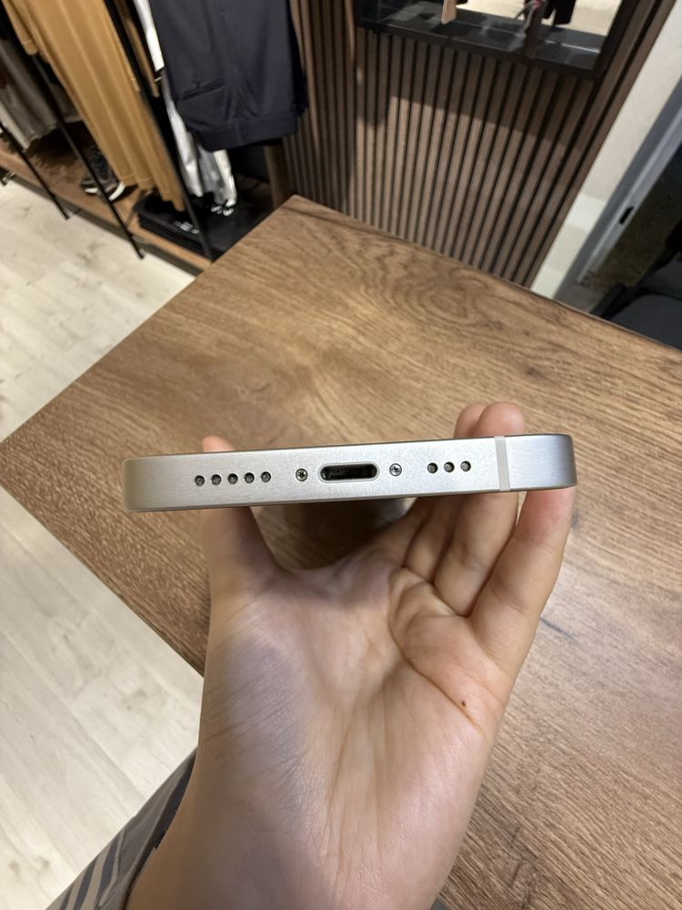 iPhone 14 в идеальном состоянии