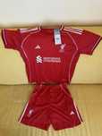 Tricou copii Liverpool, 11-12 ani, NOU, set cu pantaloni scurti