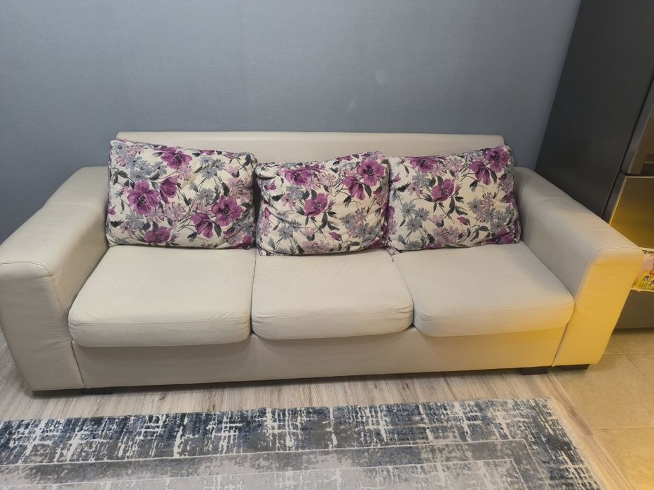 Диван триместен употребяван