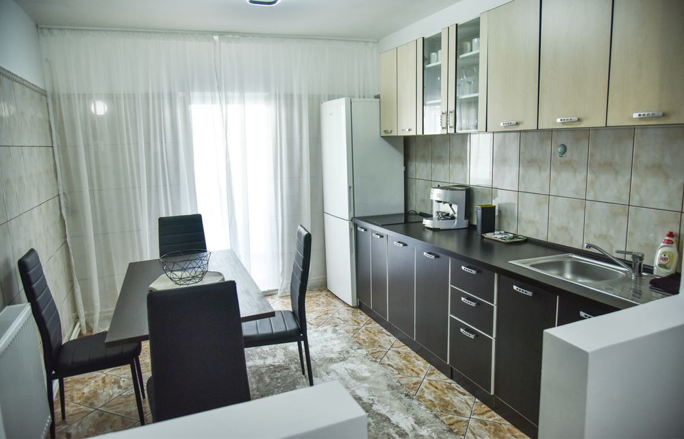 Apartament cu 3 camere de închiriat regim hotelier