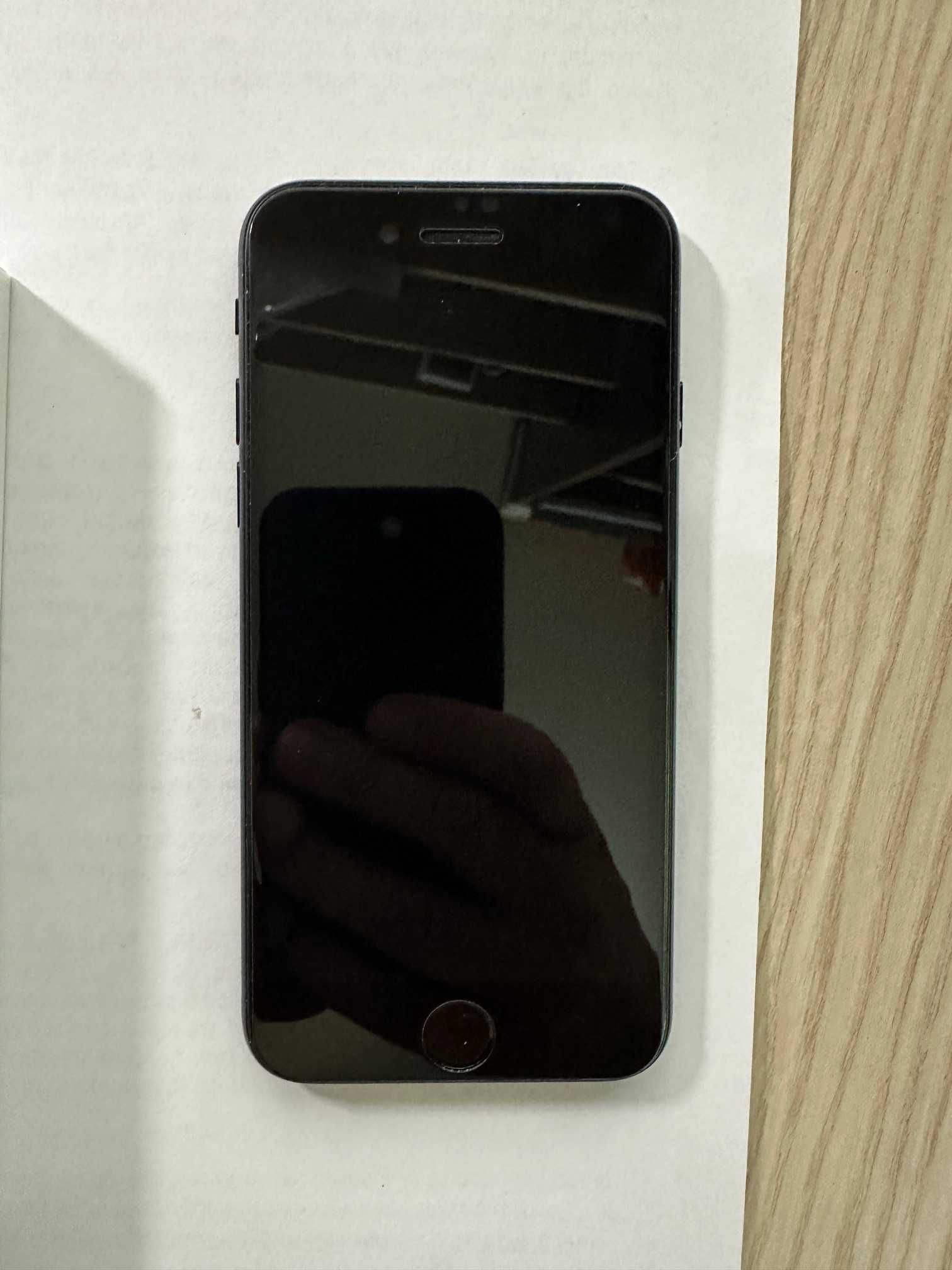 Iphone SE Generația 3 128 Gb