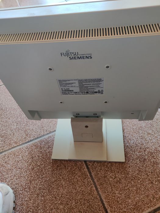 Monitor LCD 17" Fujitsu Siemens ScenicView A17-3 Stare Foarte Bună
