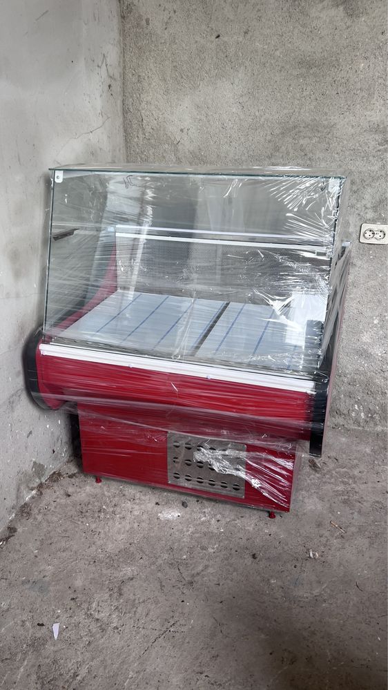Vitrina frigorifica orizontala cu geam drept si led