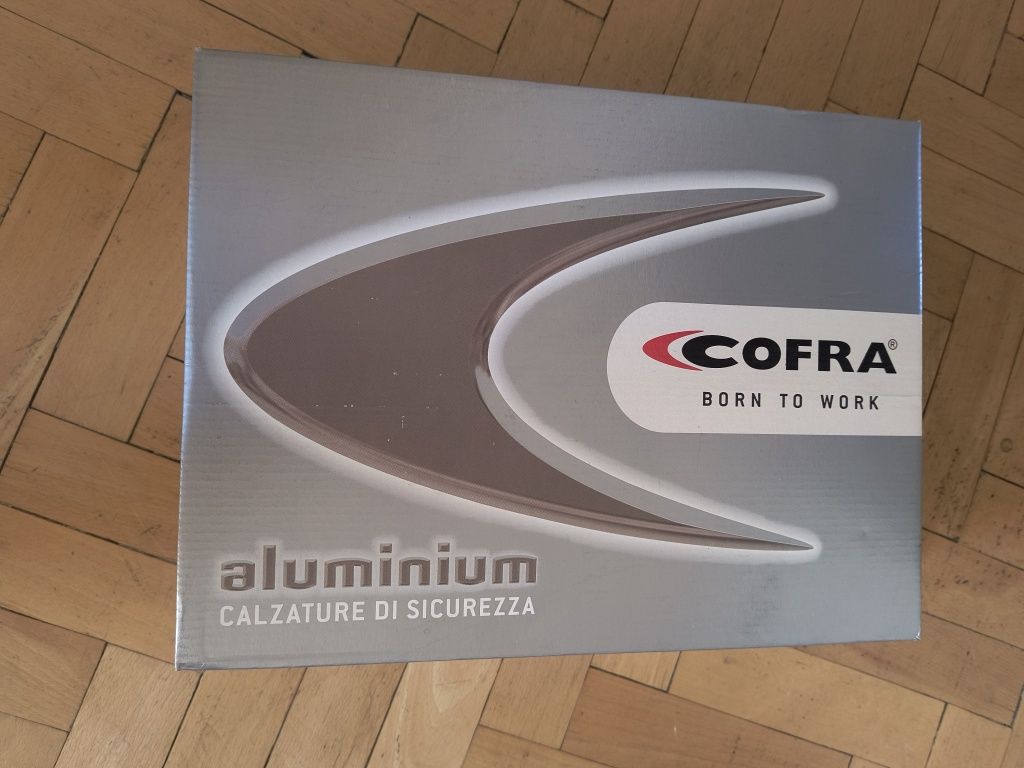 Чисто нови, лятни, работни обувки COFRA, No45.