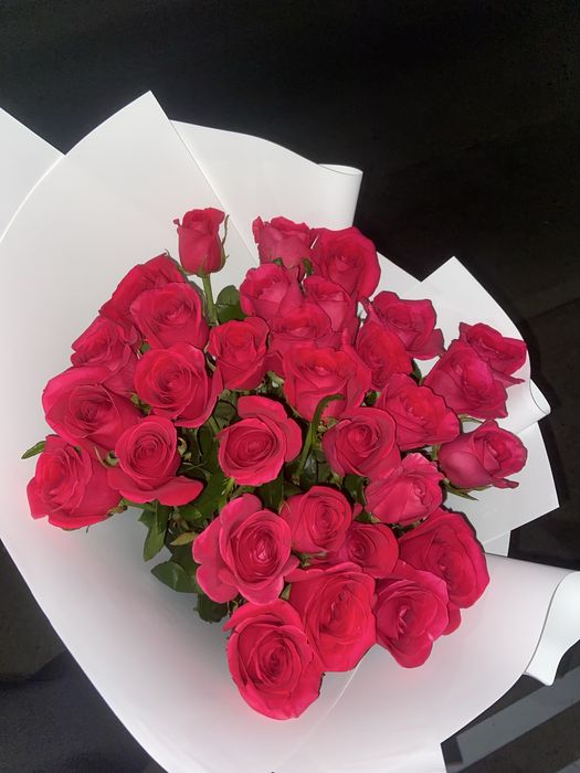 Букет из малиновых роз 31 штук