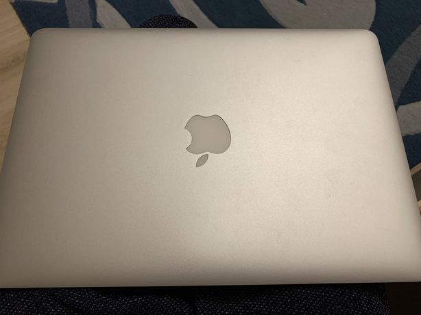 MacBook Air A1466.