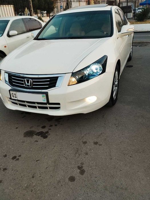 Продаётся Honda Accord 2.4