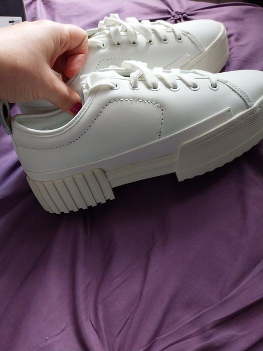 Tenesi piele Diesel marimea 38,5