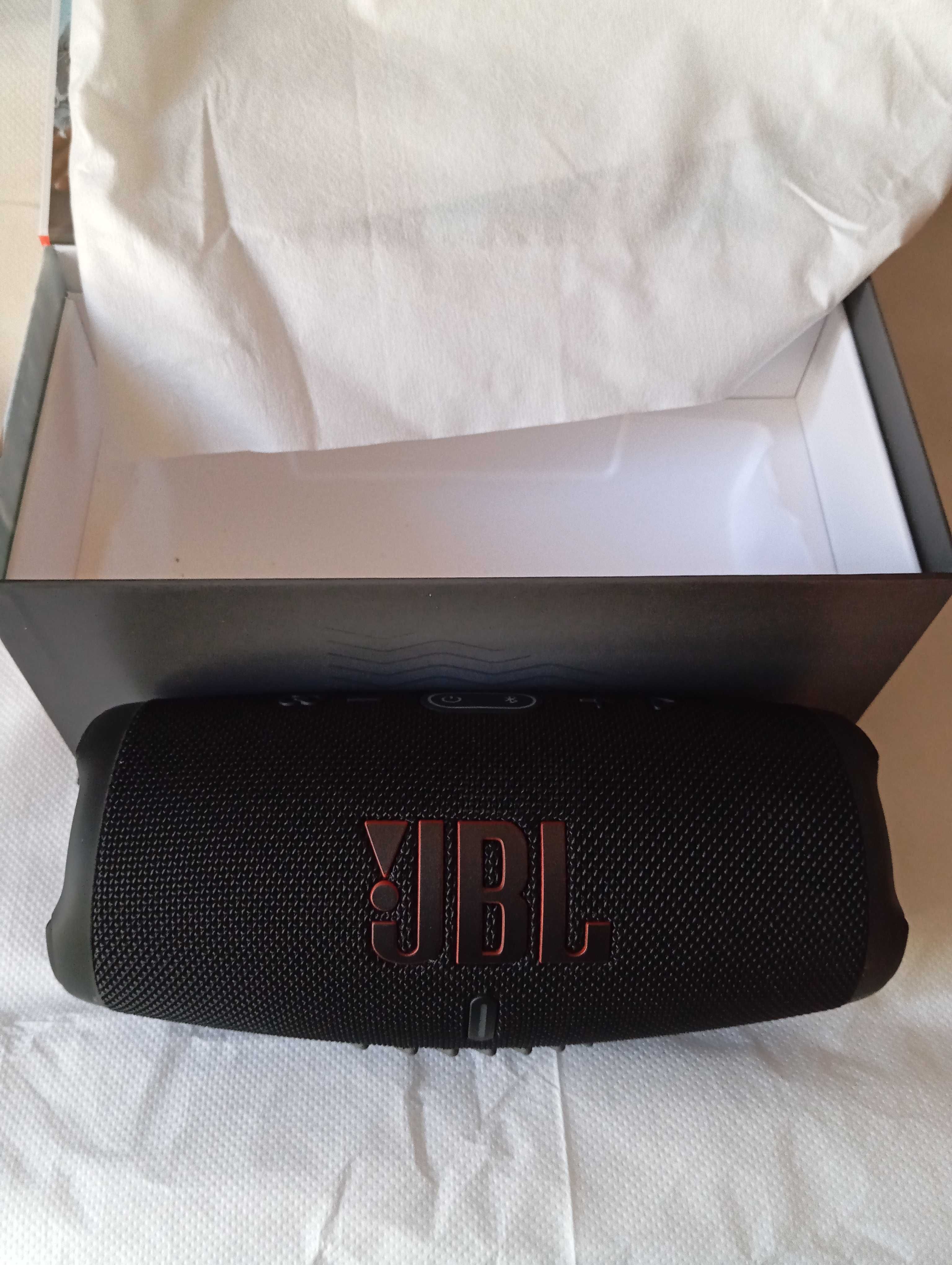 Продавам чисто нова Bluetooth тонколона JBL
