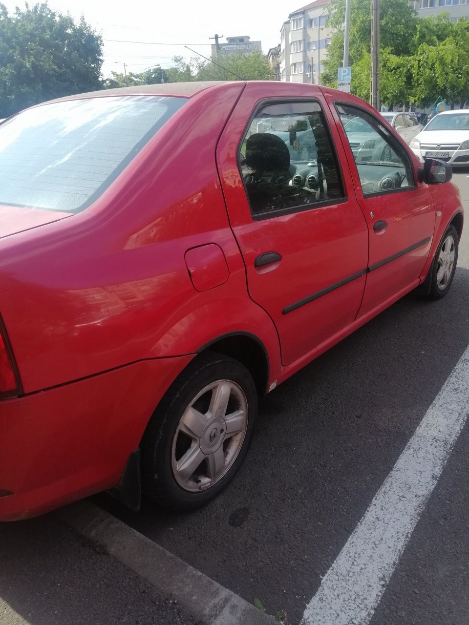 Vând Dacia Logan