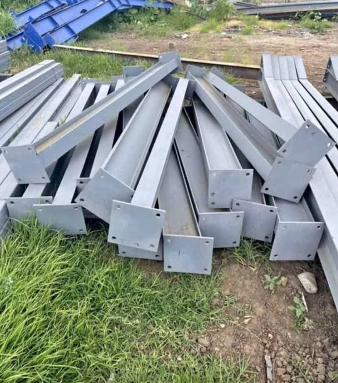 Vând hala metalică 8x16x4