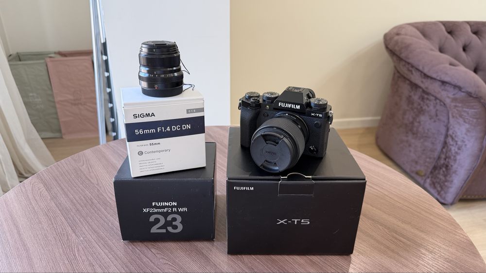 Fujifilm xt-5 + Sigma 56mm f/1.4 + Fujifilm XF 23mm f/2 R WR