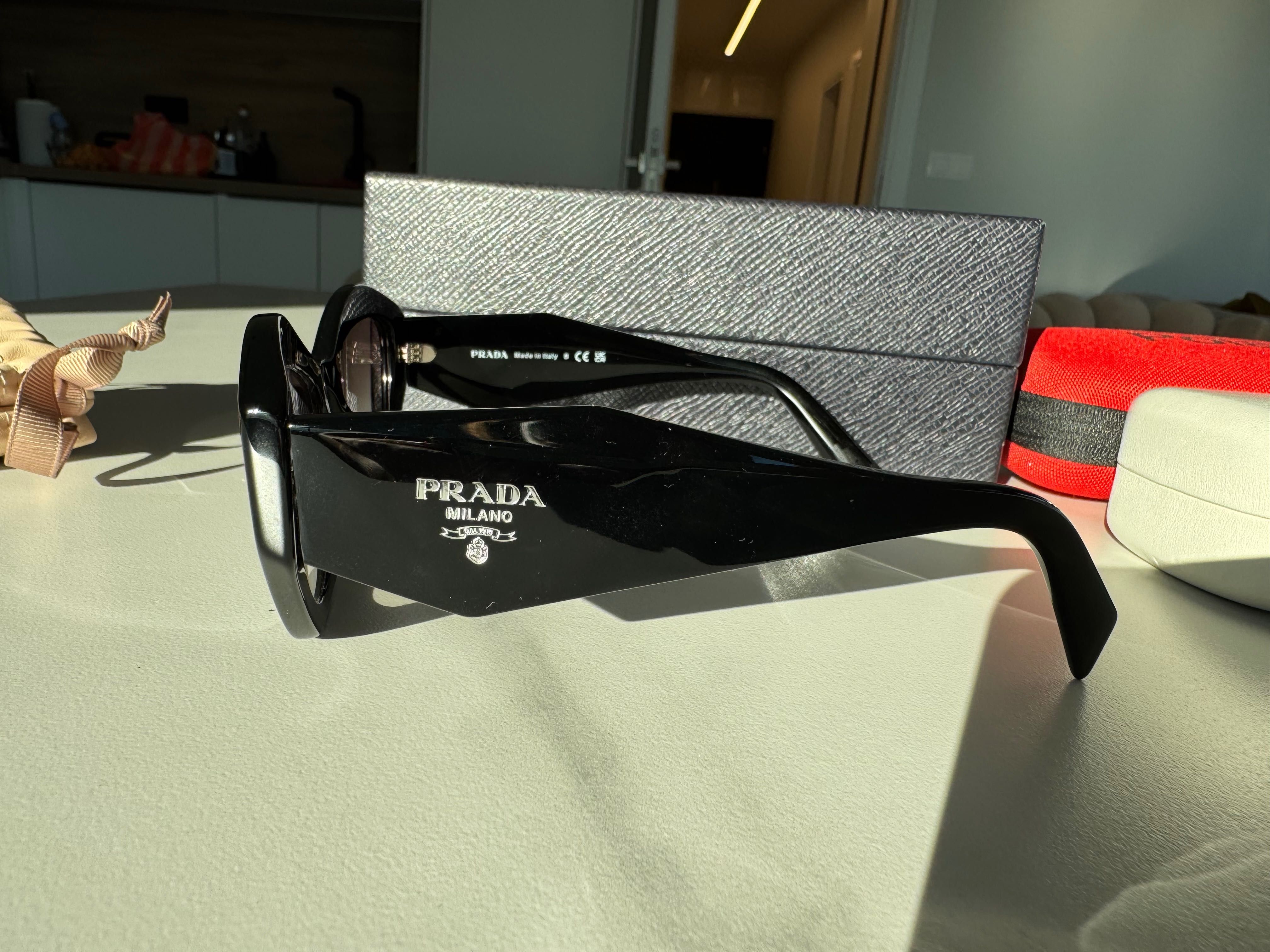 Слънчеви очила Prada