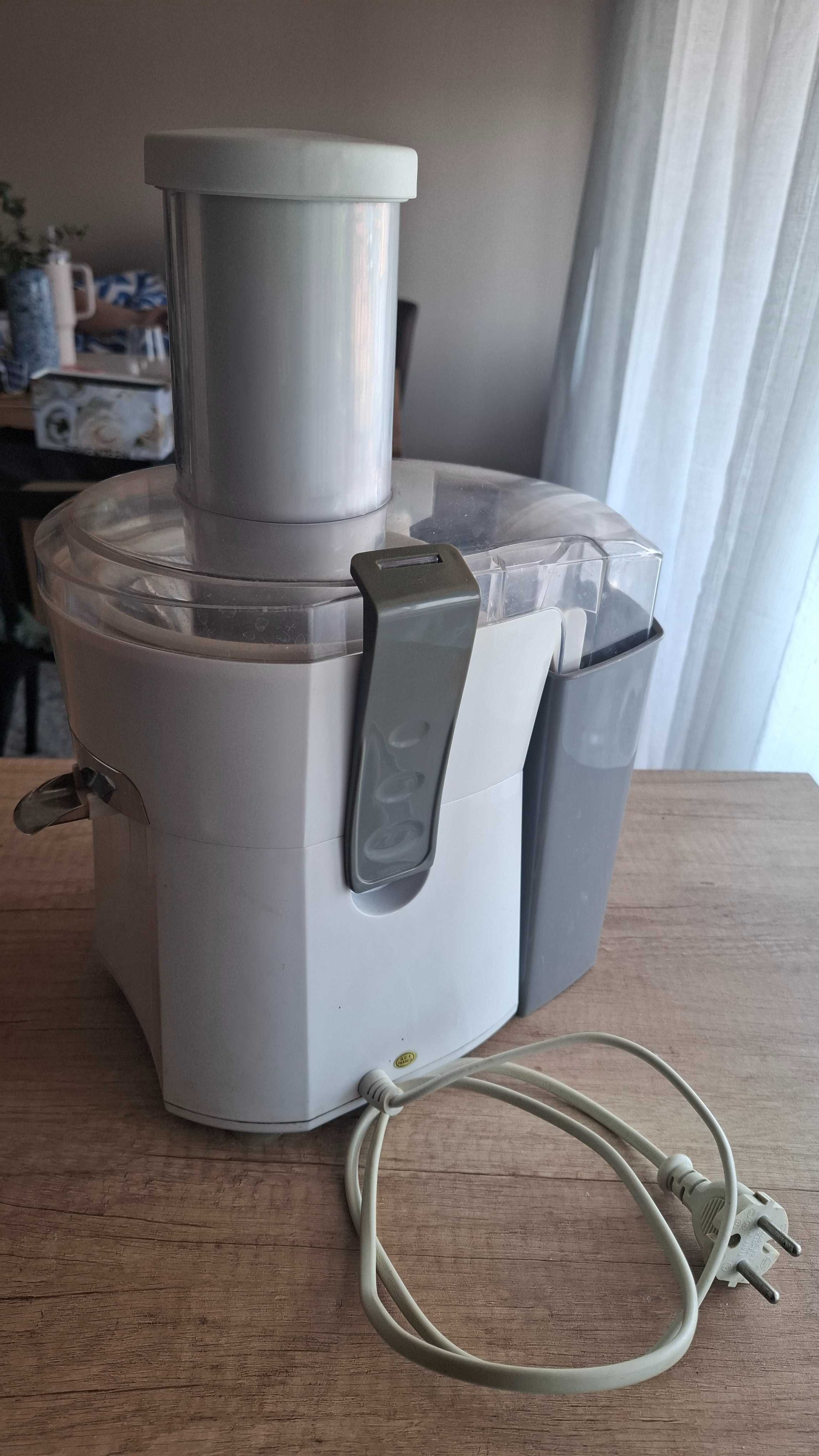Сокоизтискачка NEO JE-900