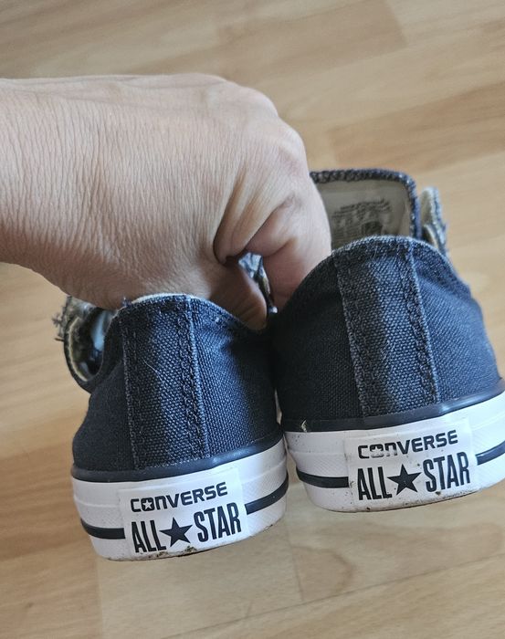 Converse fara siret