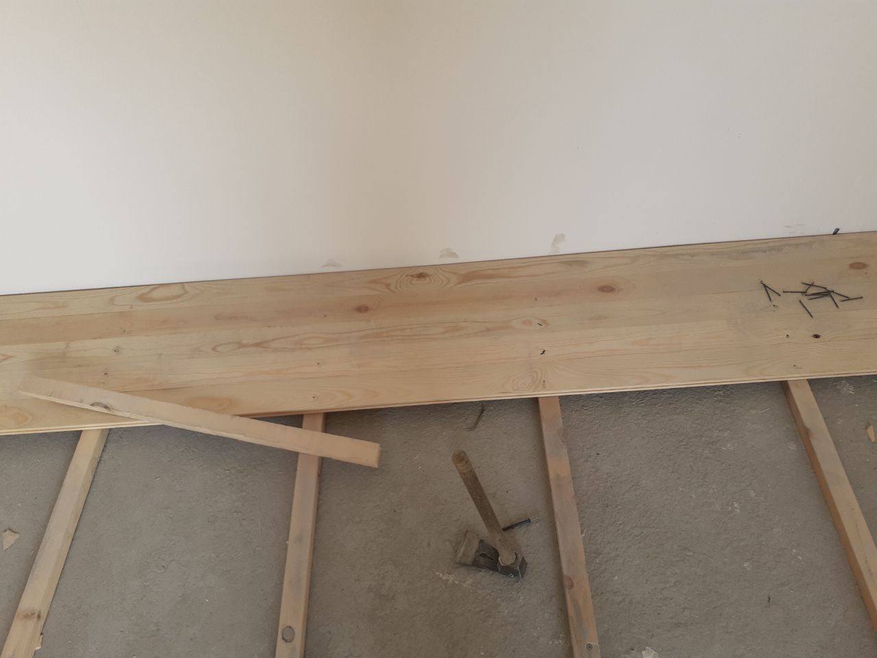 Tarket laminant DSP reka shpuntli pol ishlarini sifatli qilib bitirib