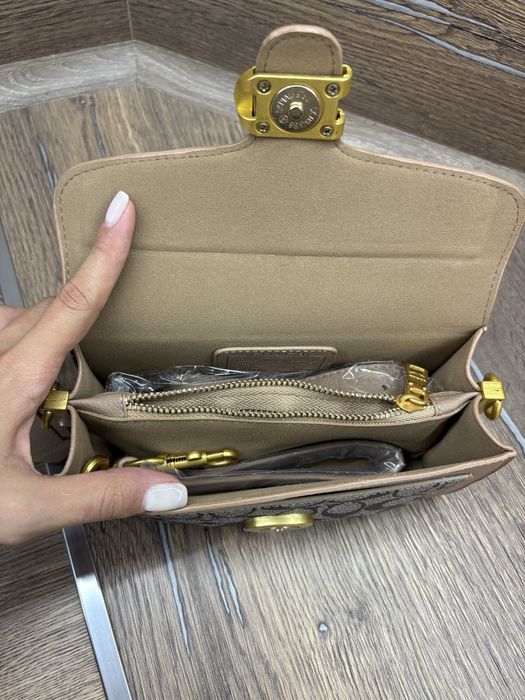 Дамски чанти Coach различни размери