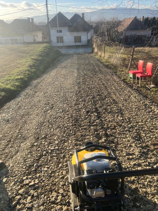 Excavator de închiriat