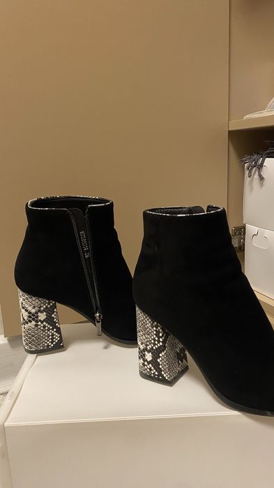 Сапоги с каблуком