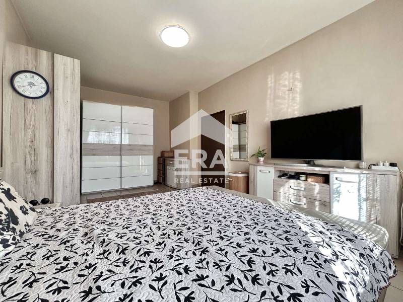 Продава се Четиристаен апартамент в София, Център - 106 кв.м за 4057 €/кв.м - Снимка #7