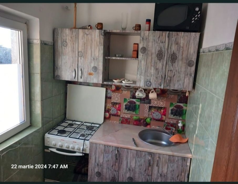 Închiriez garsonieră