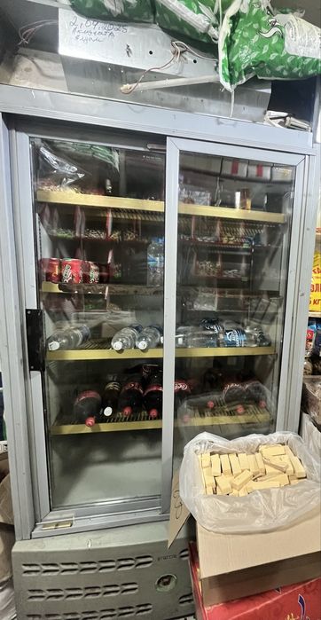 Продам холодильник буу в нормальный  состояние за 180 к торг есть